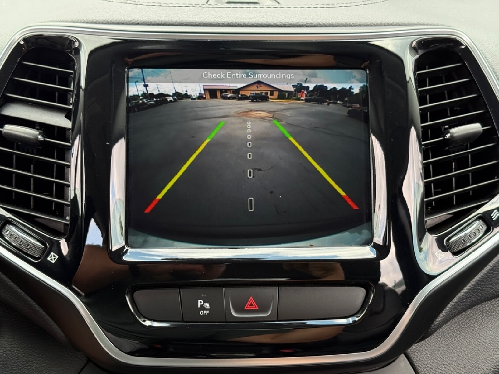 2019 Jeep Cherokee Limited photo 24