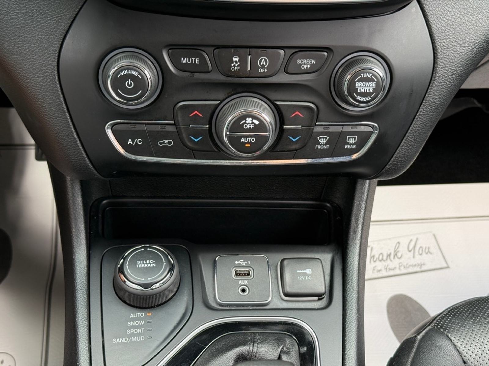 2019 Jeep Cherokee Limited photo 28