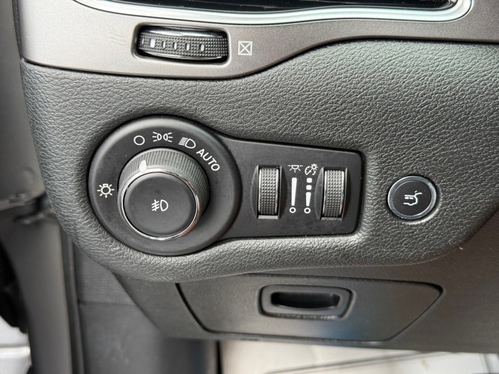 2019 Jeep Cherokee Limited photo 31