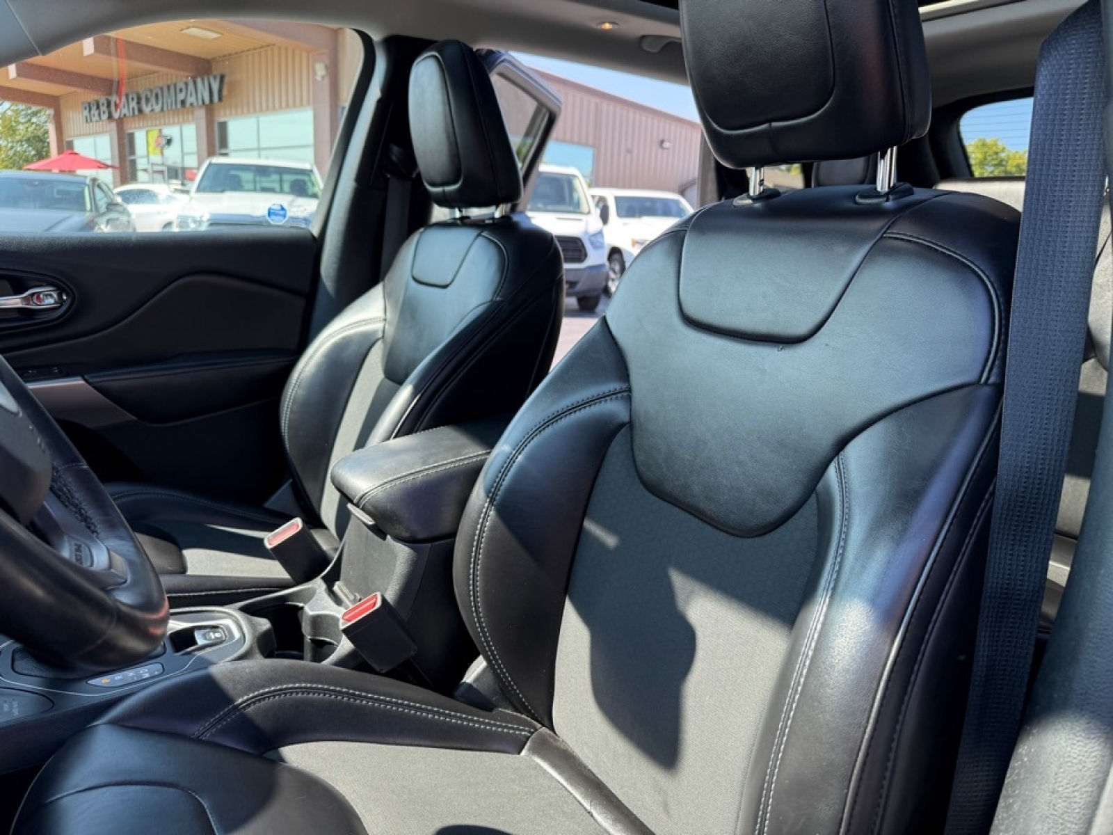 2019 Jeep Cherokee Latitude Plus 4x4, 38875, Photo