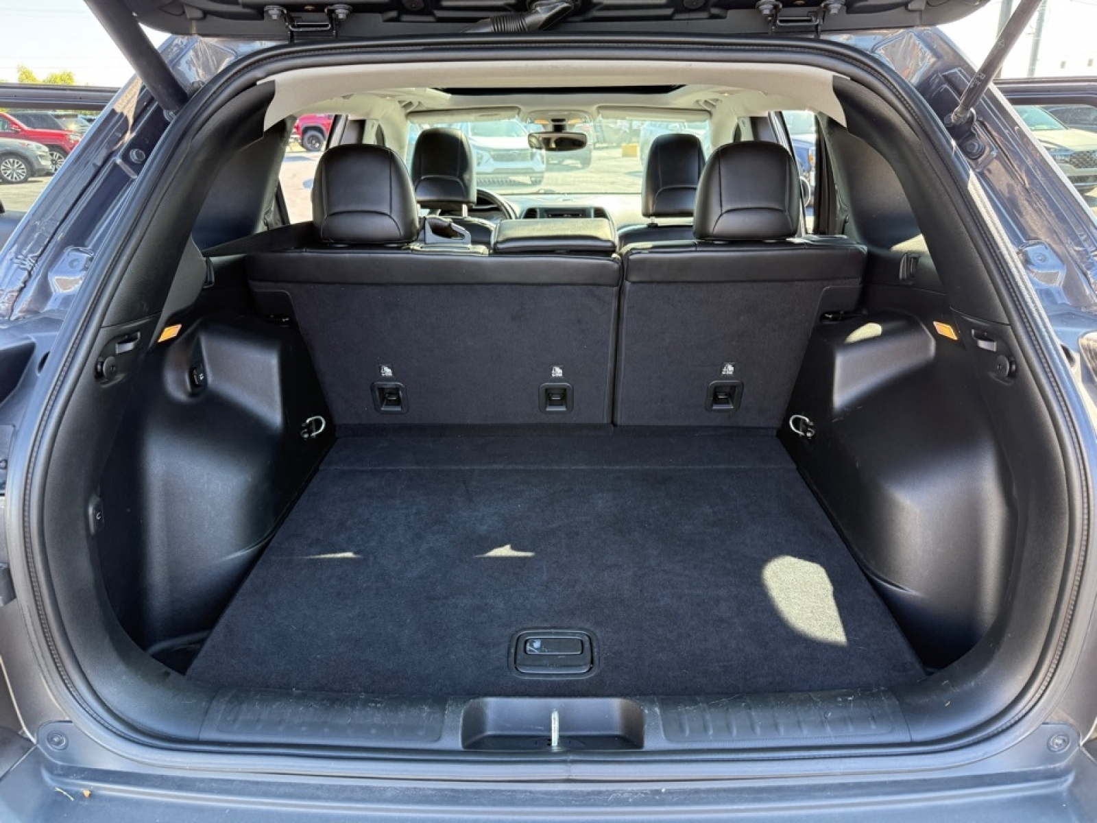 2019 Jeep Cherokee Latitude Plus 4x4, 38875, Photo