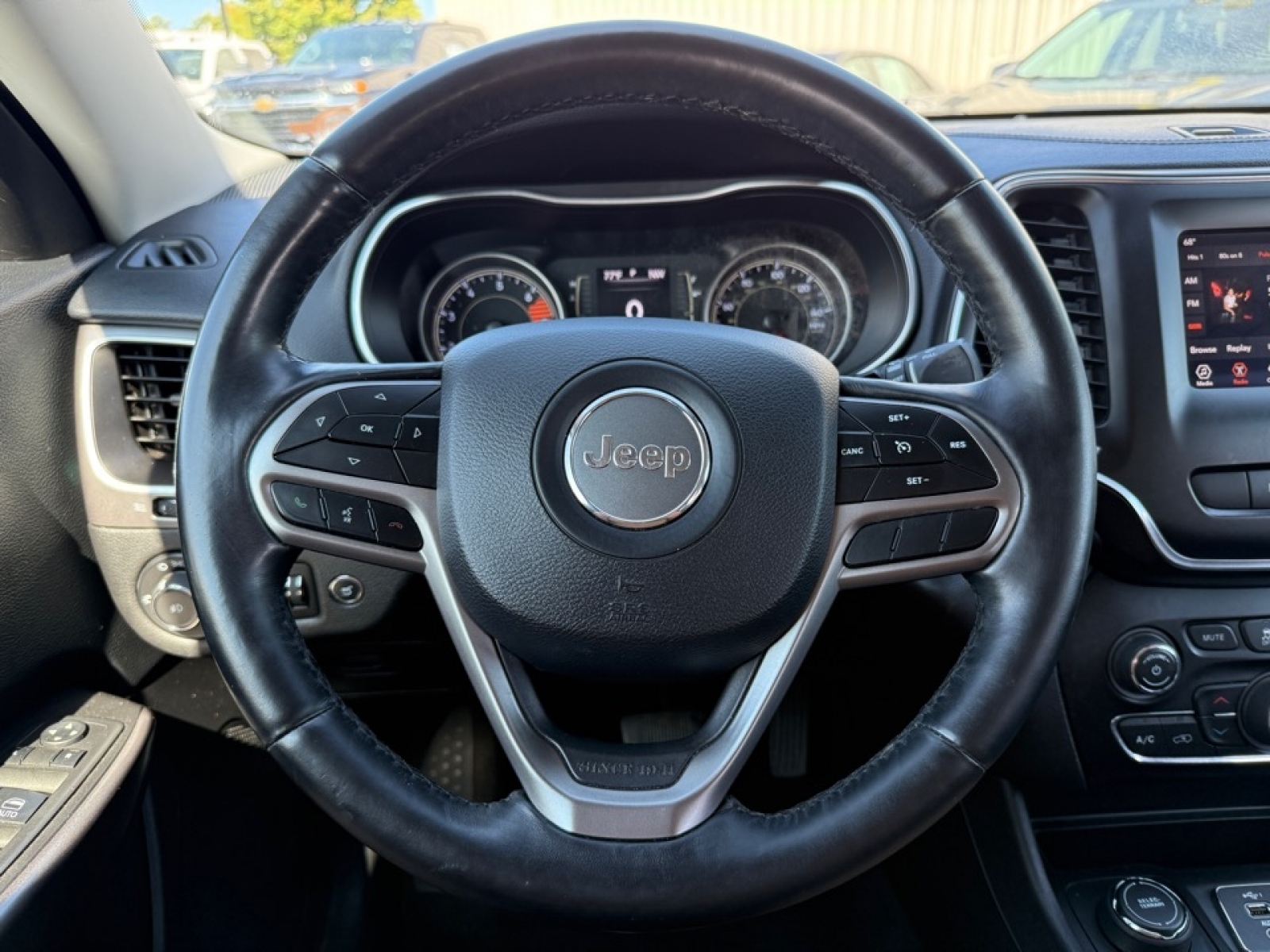 2019 Jeep Cherokee Latitude Plus 4x4, 38875, Photo