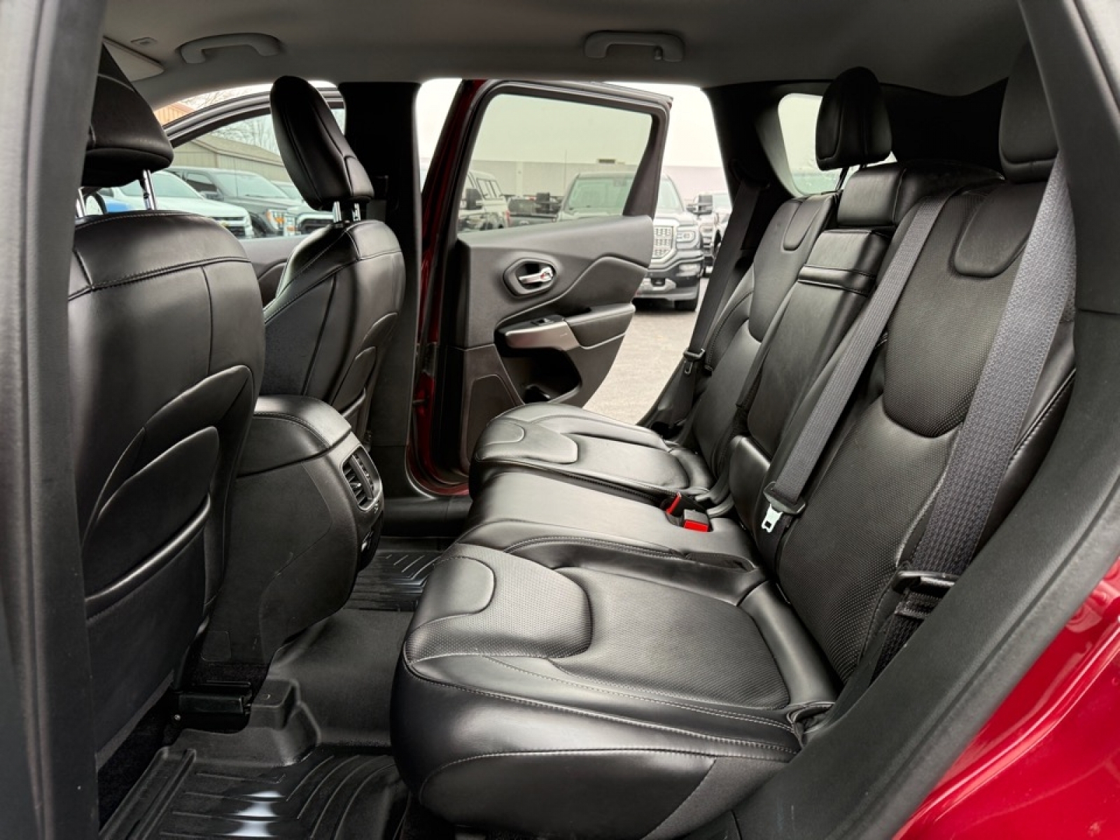 2019 Jeep Cherokee Limited 4x4, 39313, Photo