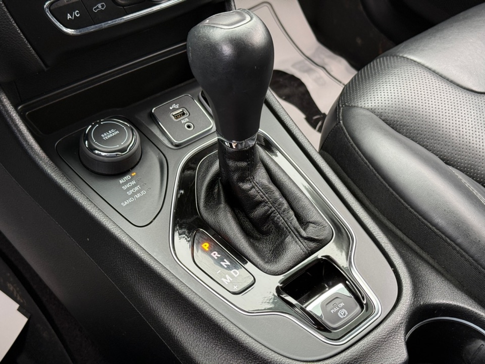 2019 Jeep Cherokee Limited 4x4, 39313, Photo