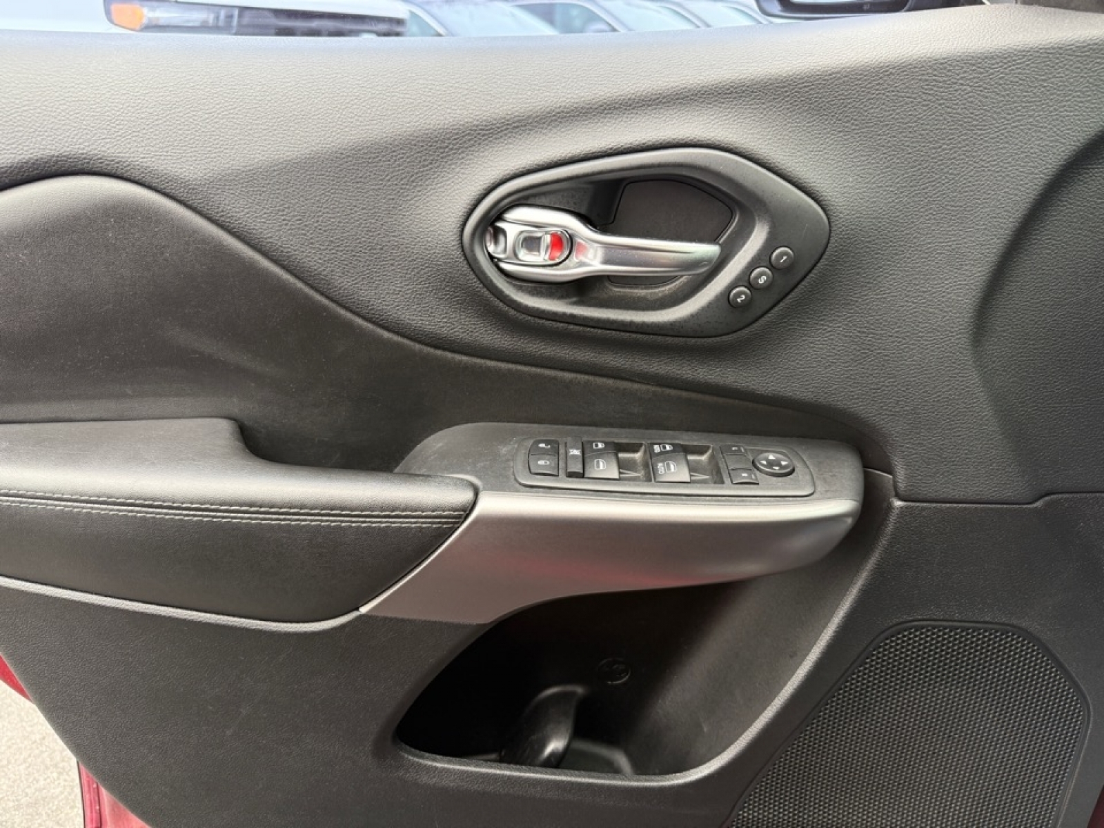 2019 Jeep Cherokee Limited 4x4, 39313, Photo