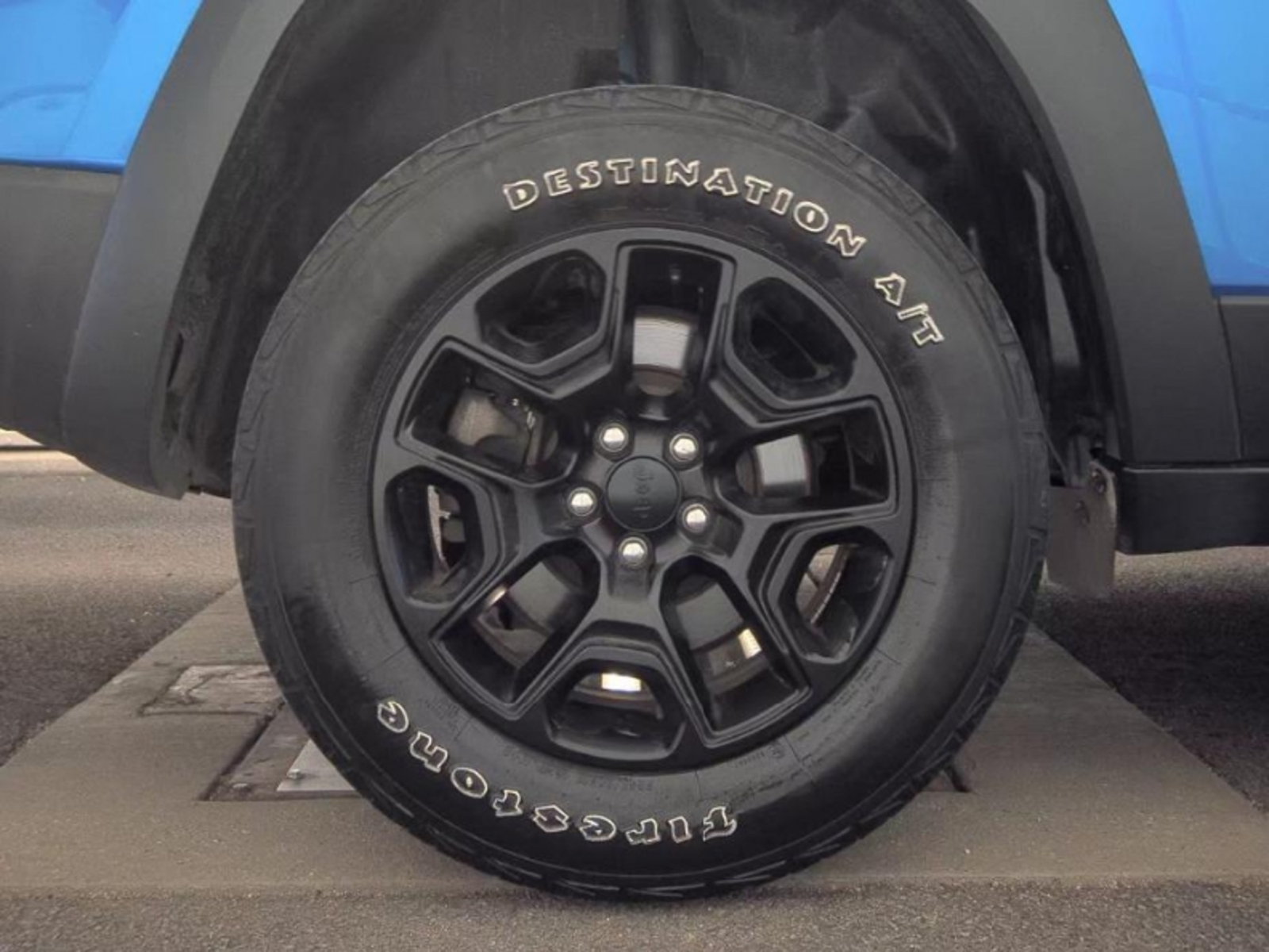 2019 Jeep Cherokee Trailhawk Elite 4x4, 39704, Photo