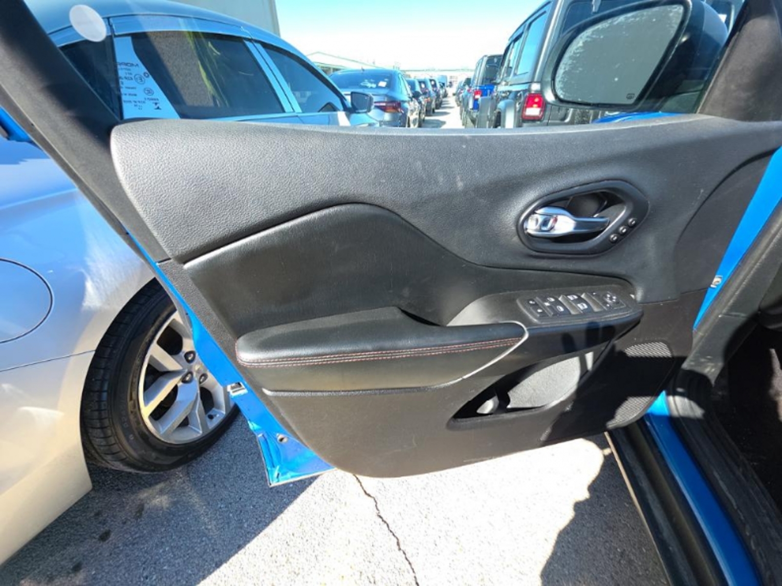2019 Jeep Cherokee Trailhawk Elite 4x4, 39704, Photo