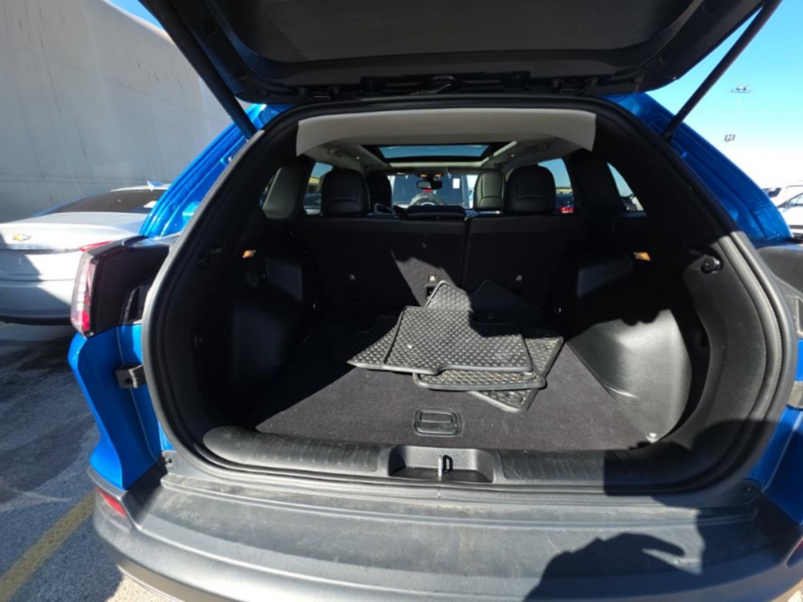 2019 Jeep Cherokee Trailhawk Elite 4x4, 39704, Photo