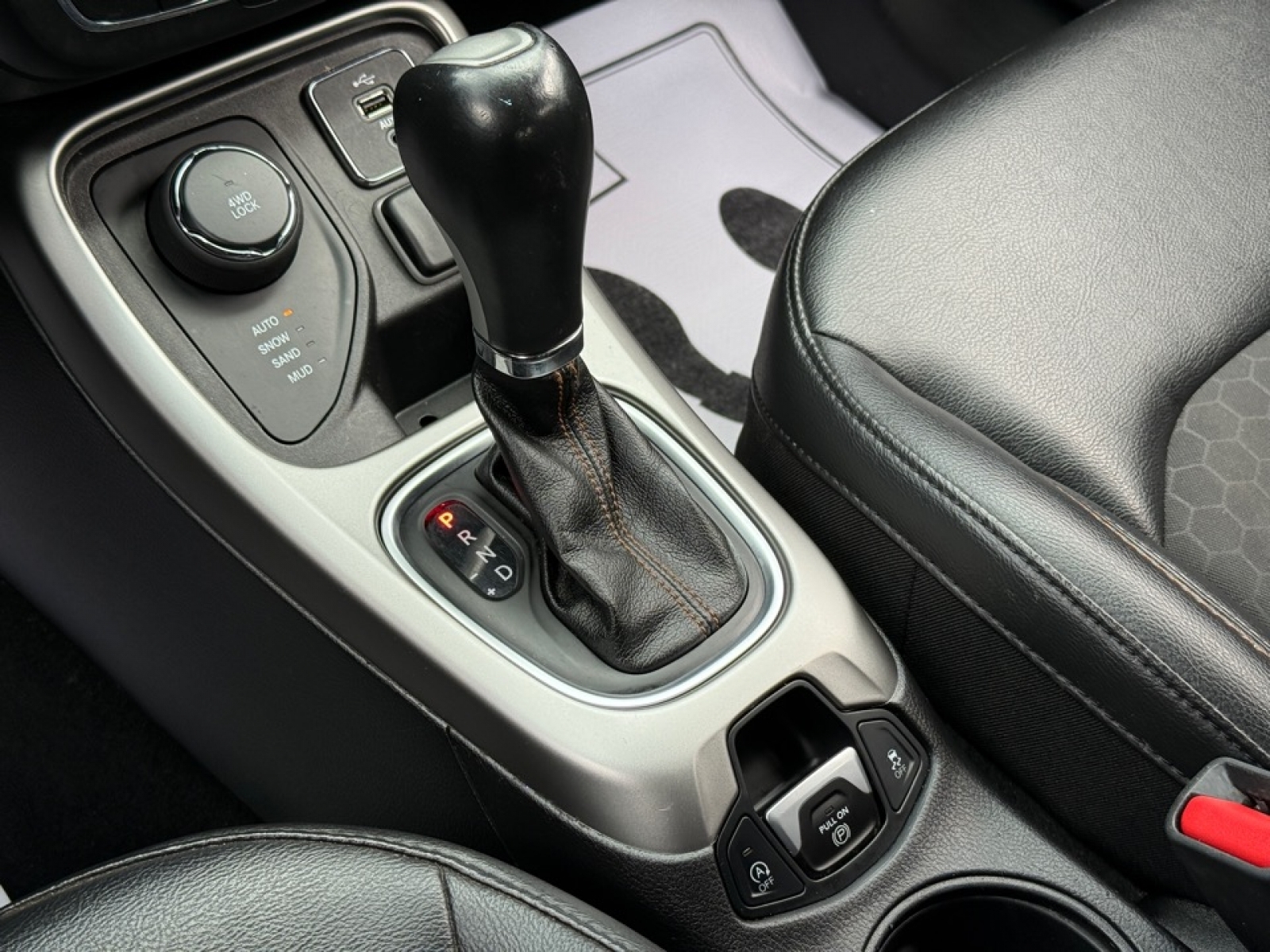 2019 Jeep Compass Latitude 4x4, 39864, Photo