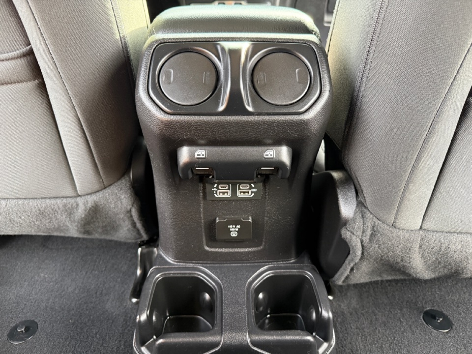 2019 Jeep Wrangler Unlimited Sahara, 37890X, Photo