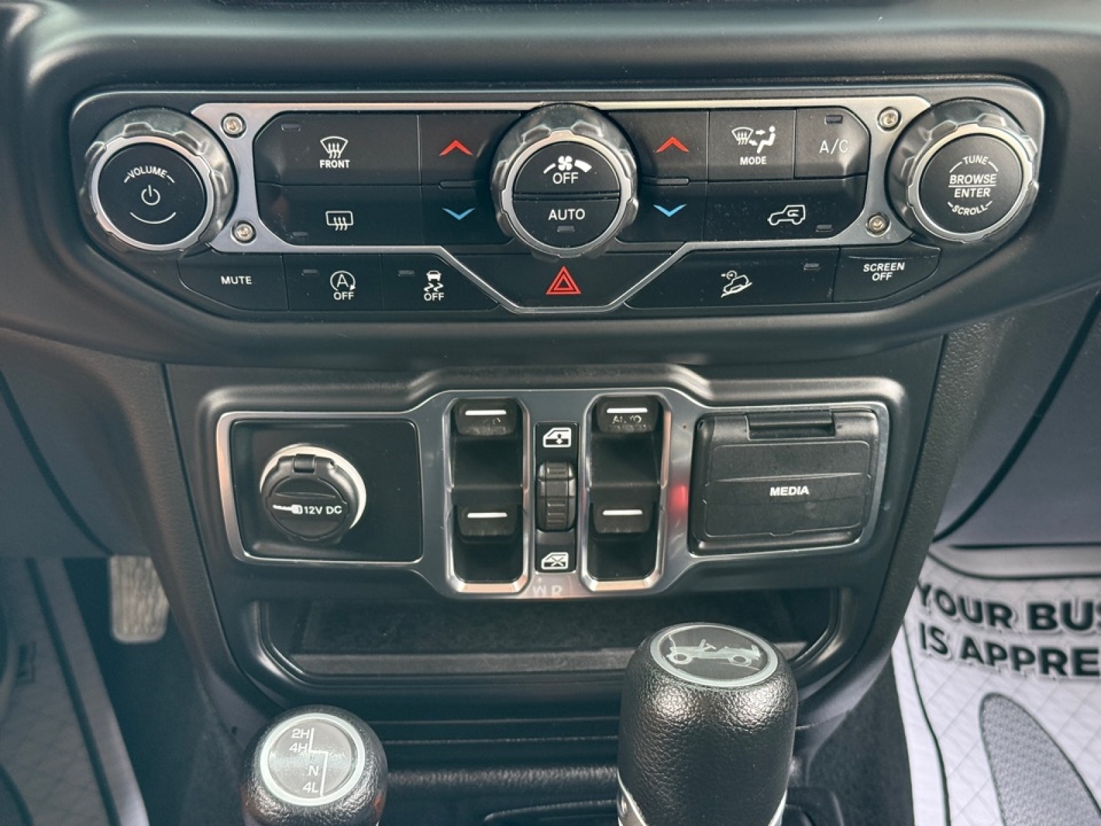 2019 Jeep Wrangler Unlimited Sahara, 37890X, Photo