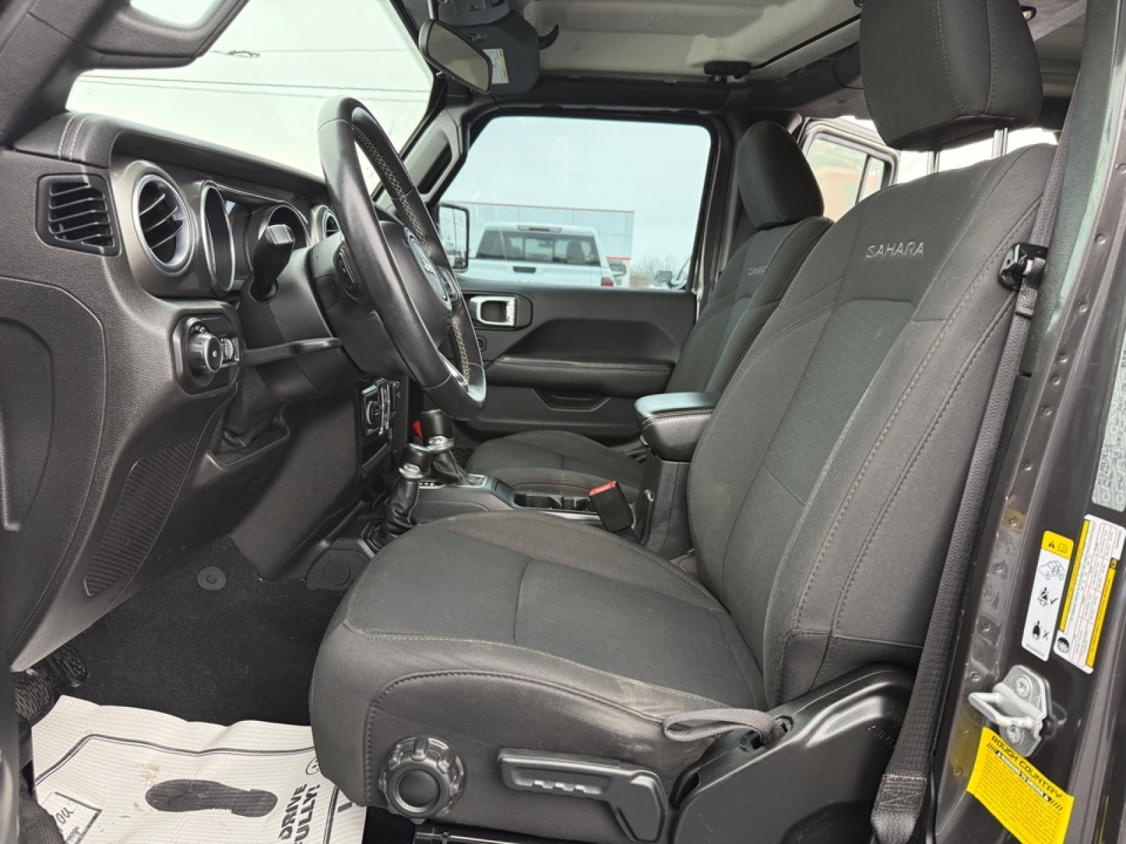 2019 Jeep Wrangler Unlimited Sahara 4x4, 39373, Photo