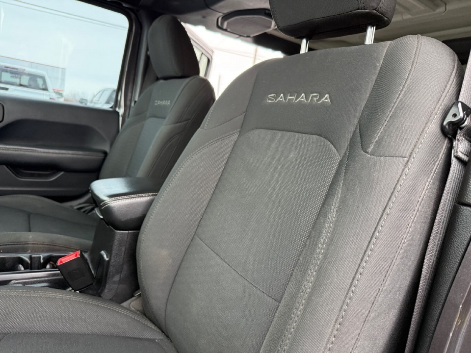 2019 Jeep Wrangler Unlimited Sahara 4x4, 39373, Photo