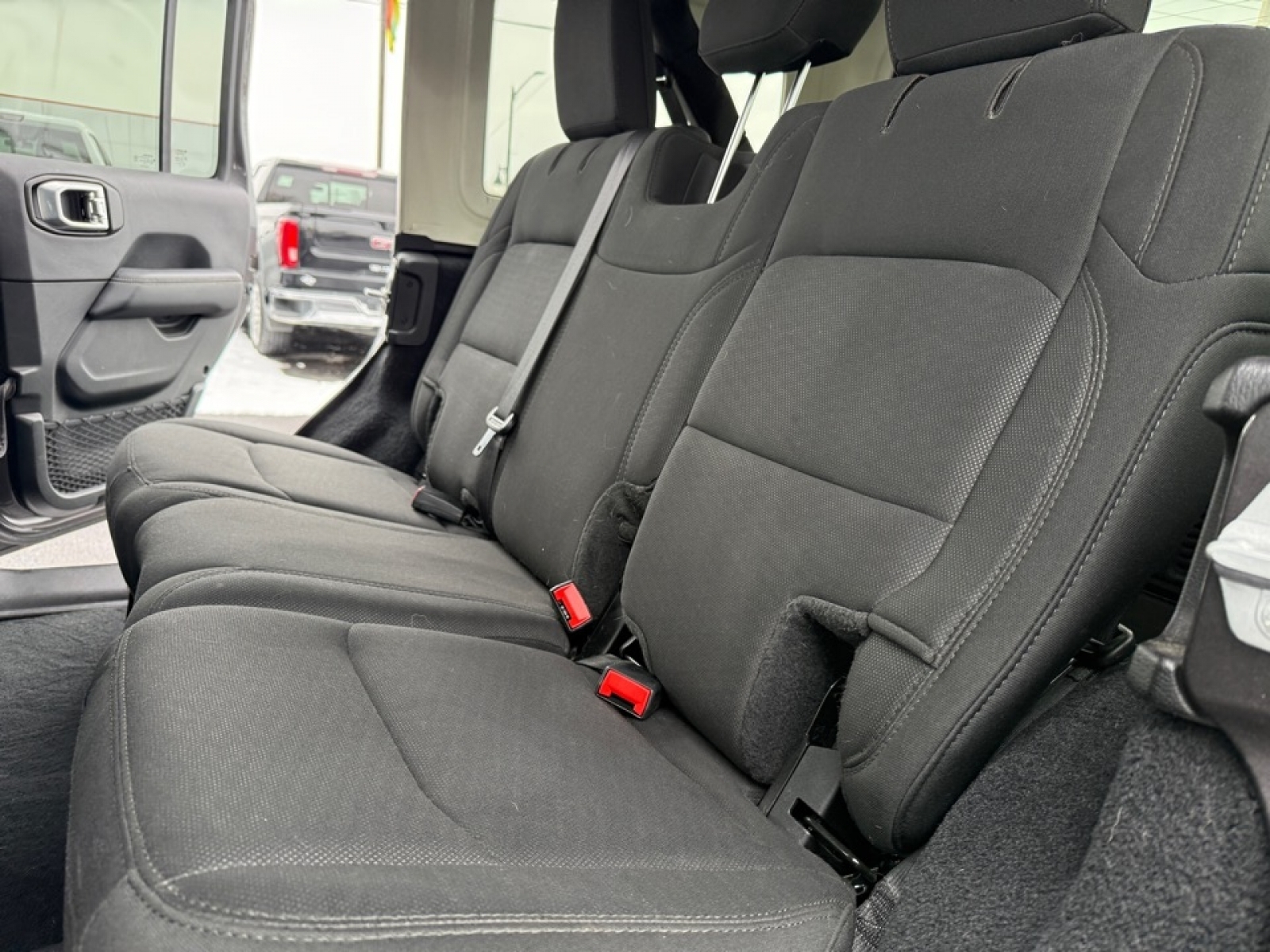 2019 Jeep Wrangler Unlimited Sahara 4x4, 39373, Photo