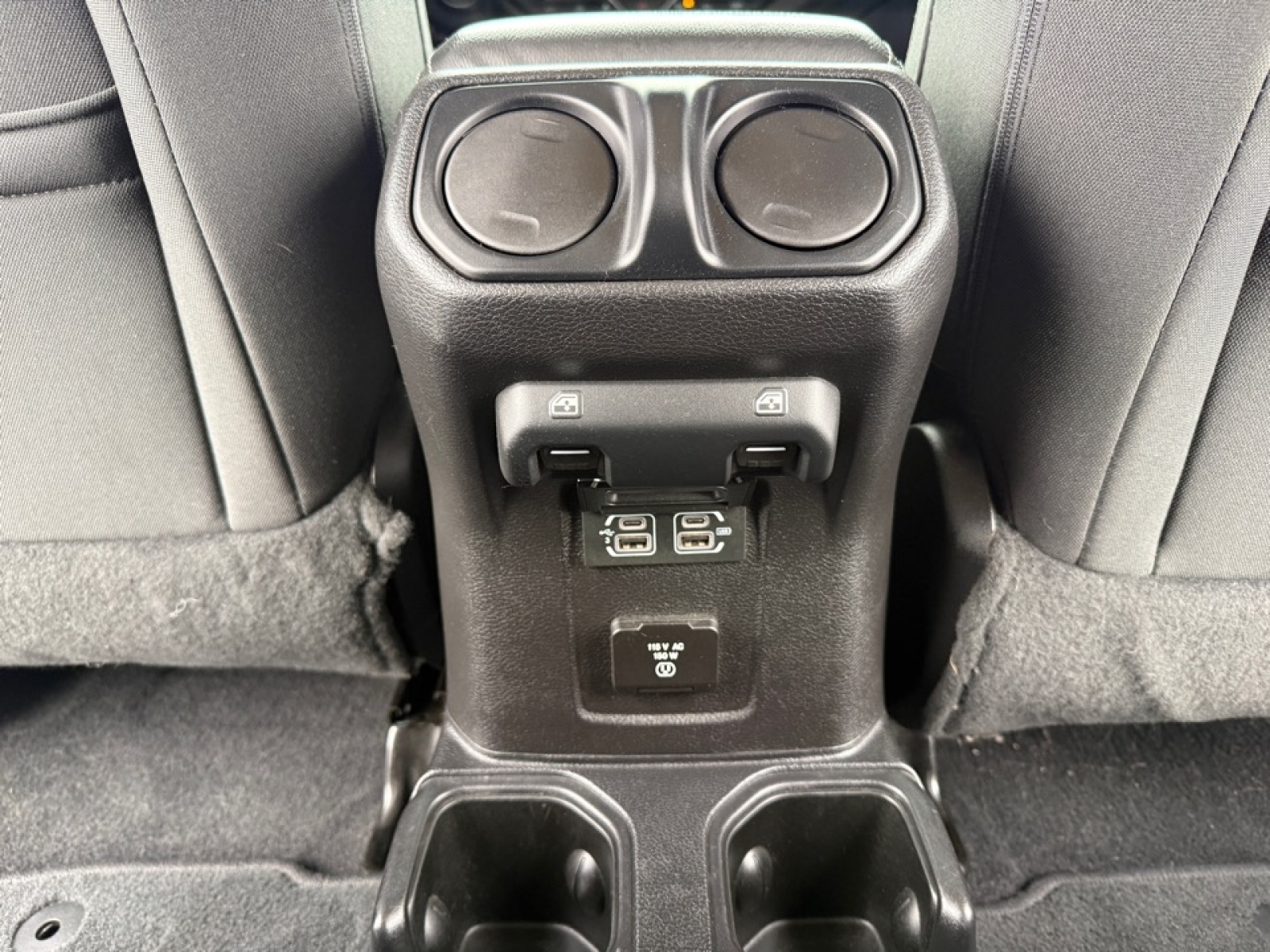 2019 Jeep Wrangler Unlimited Sahara 4x4, 39373, Photo