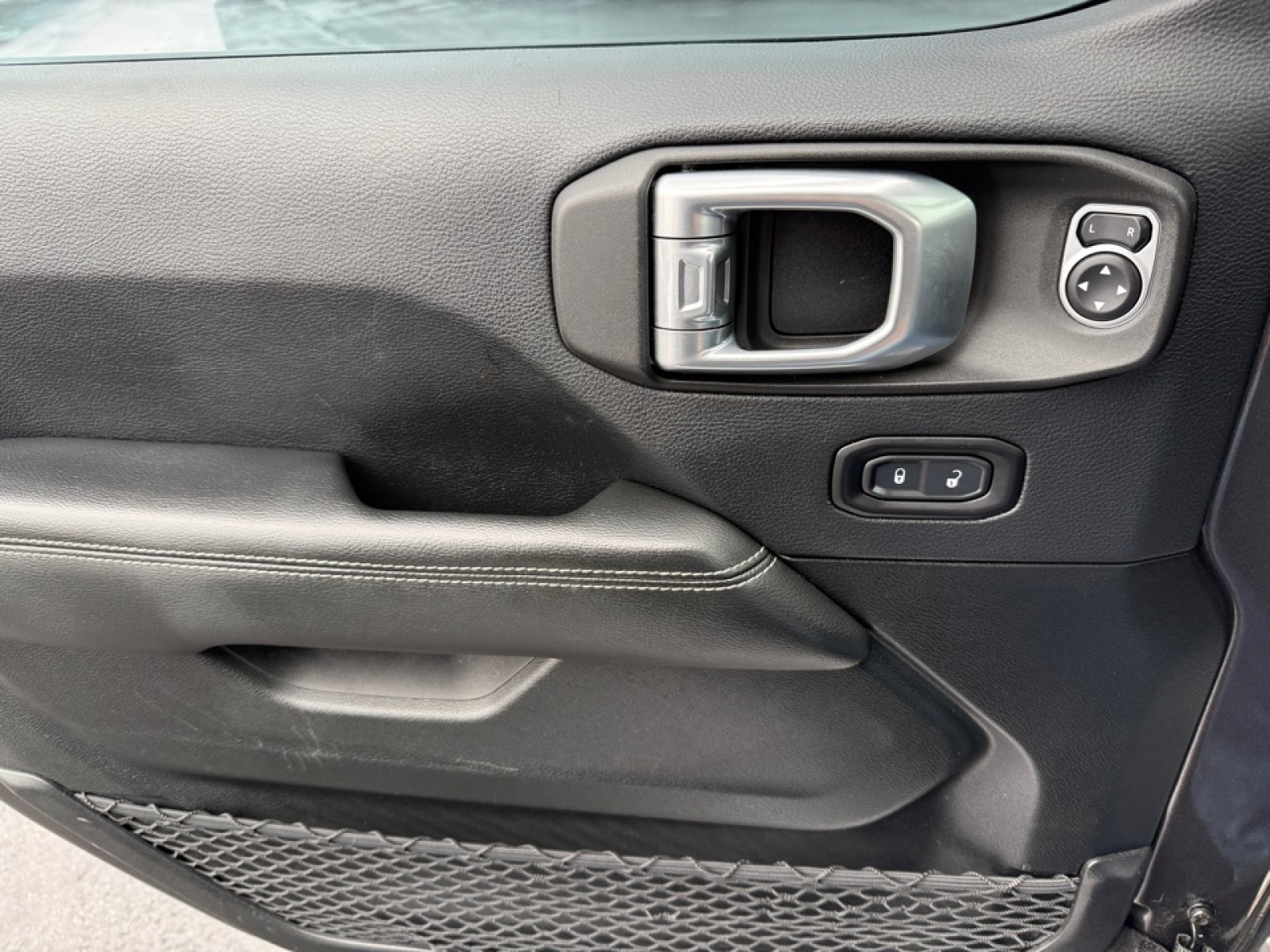 2019 Jeep Wrangler Unlimited Sahara 4x4, 39373, Photo