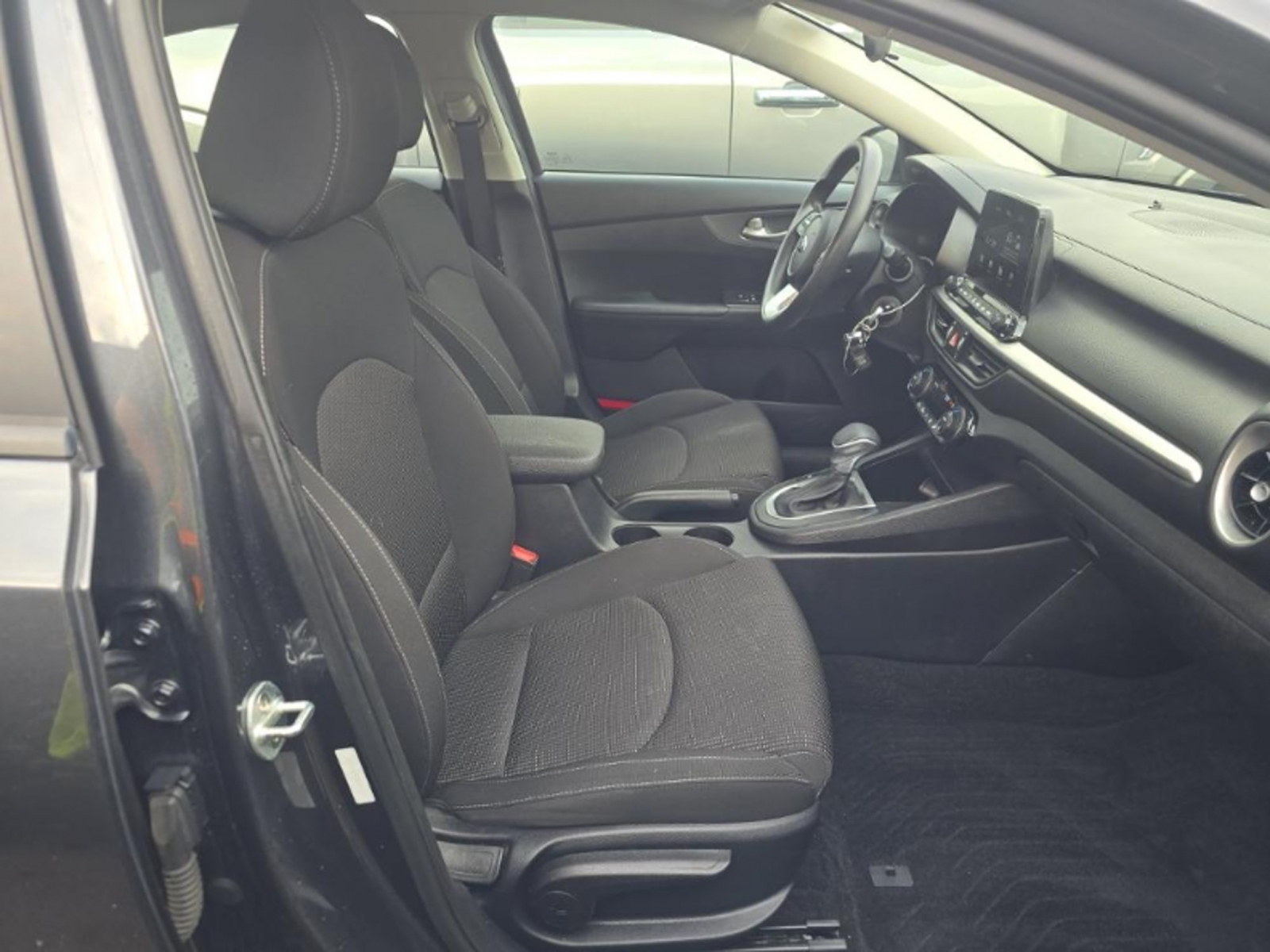 2019 Kia Forte LXS, 39906, Photo