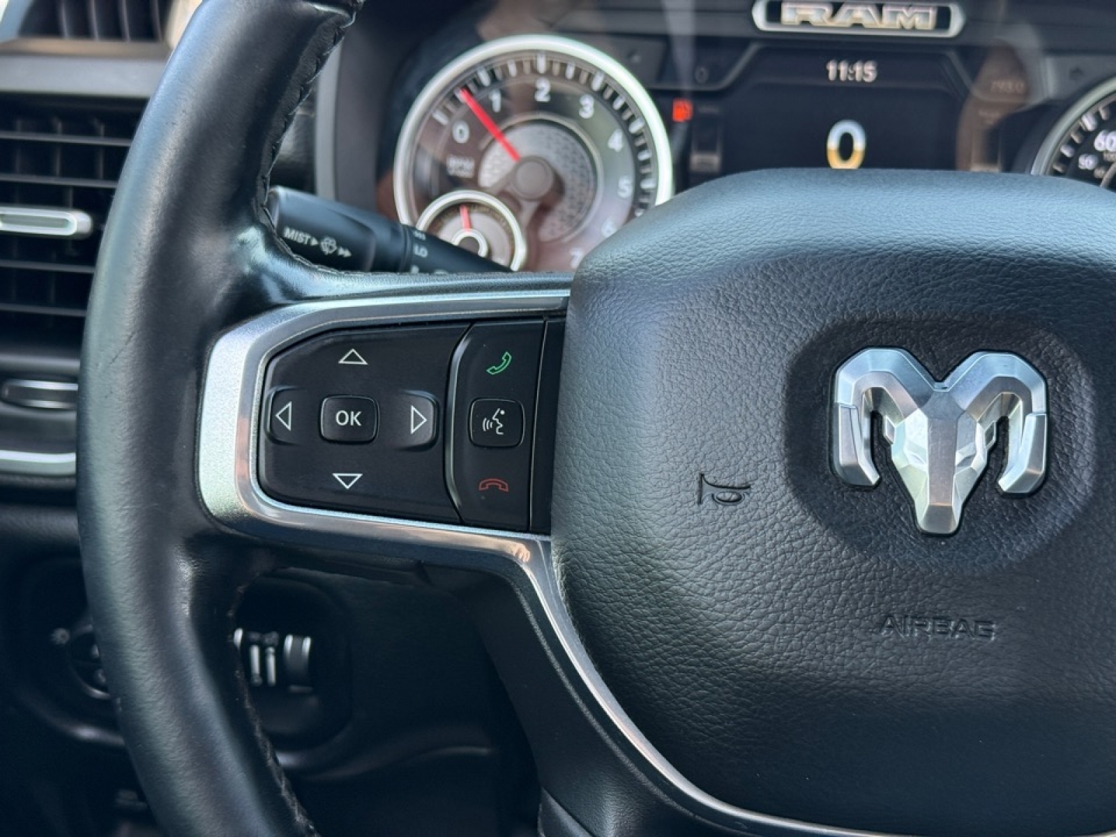 2019 Ram 1500 Laramie Crew Cab 4x4 5'7