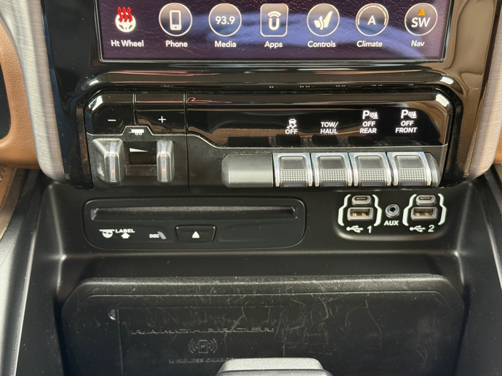 2019 Ram 1500 Laramie Longhorn, 39216, Photo