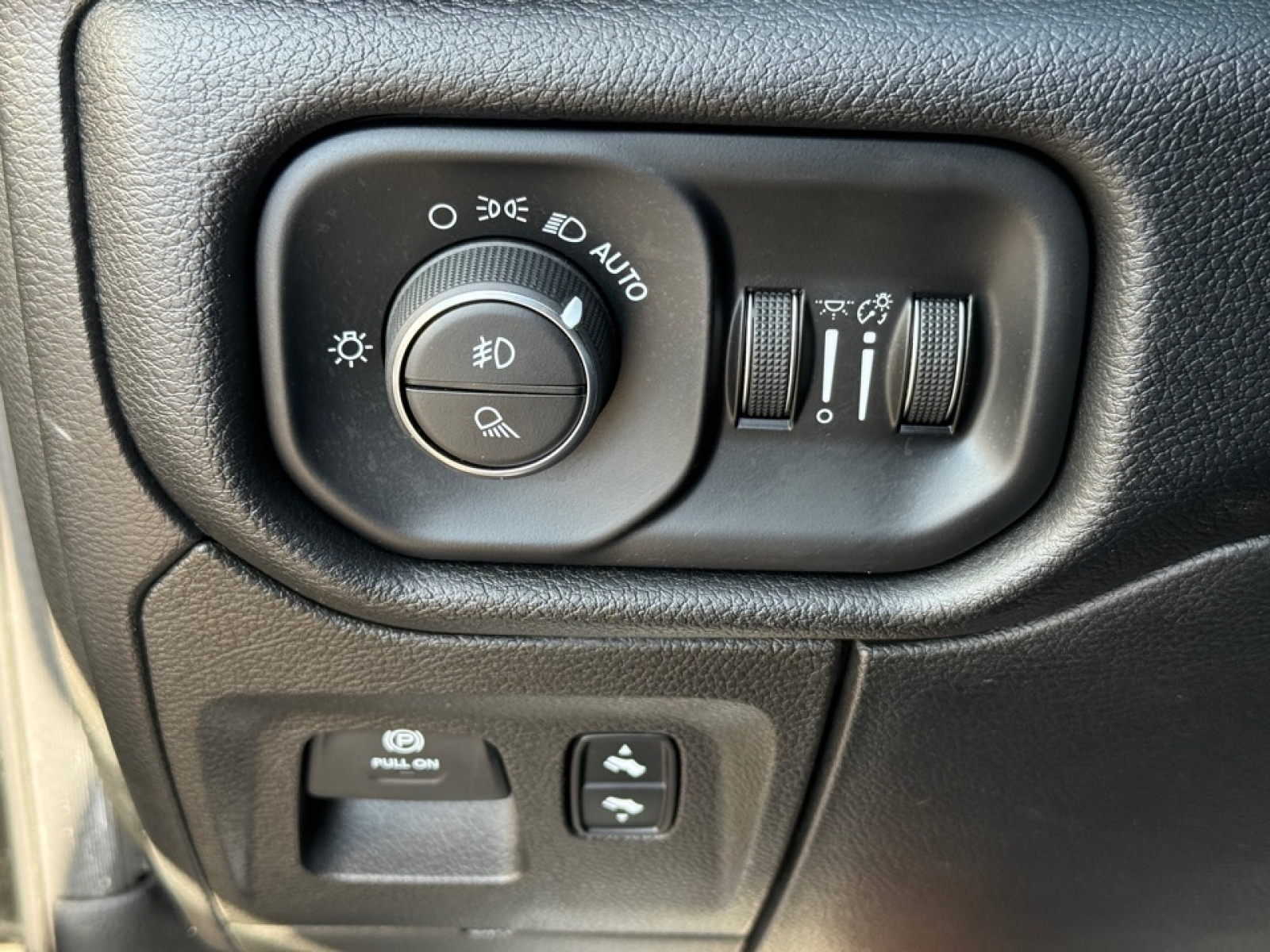 2019 Ram 1500 Big Horn/Lone Star Crew Cab 4x4 5'7