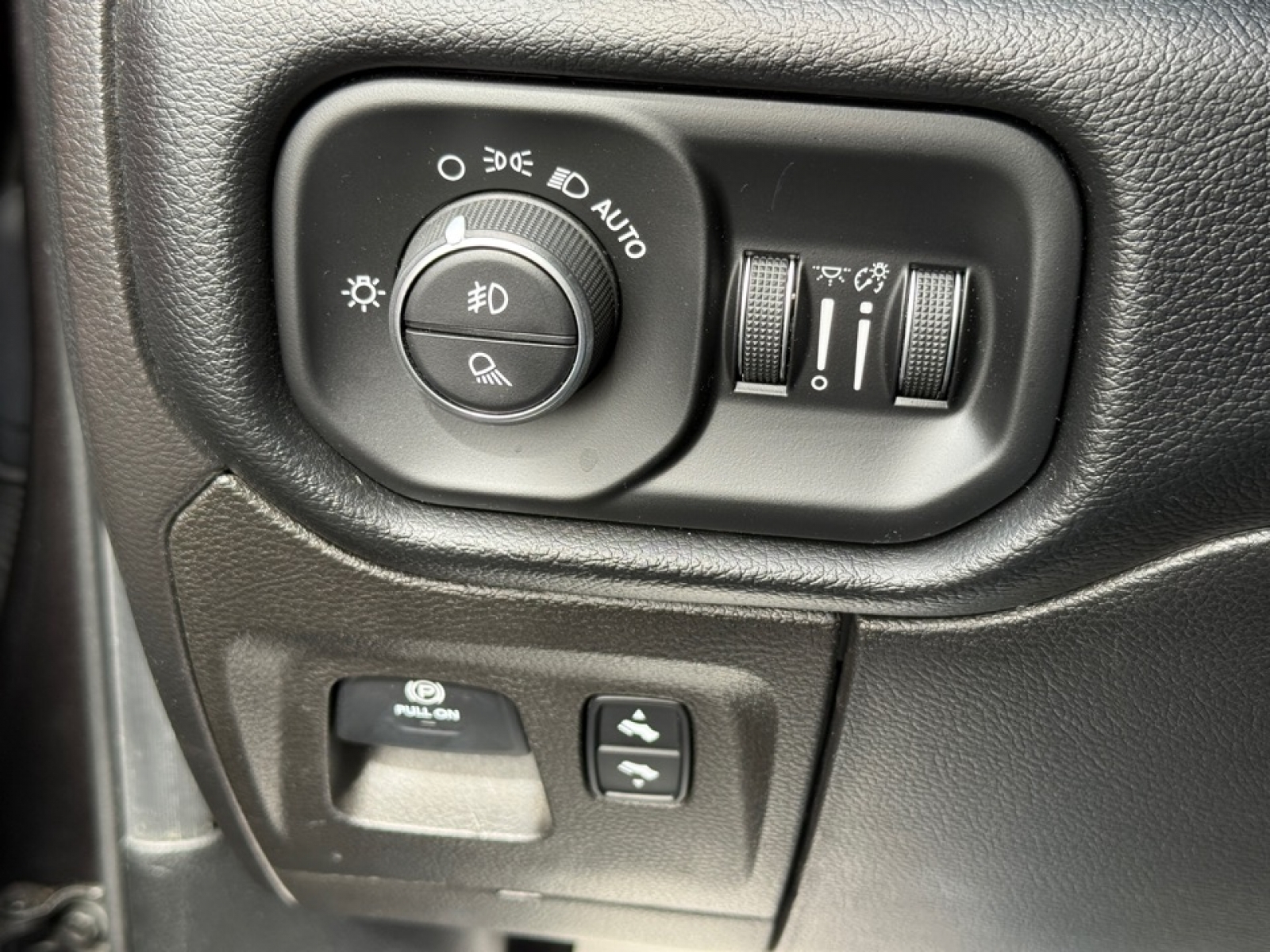 2019 Ram 1500 Rebel, 39594, Photo
