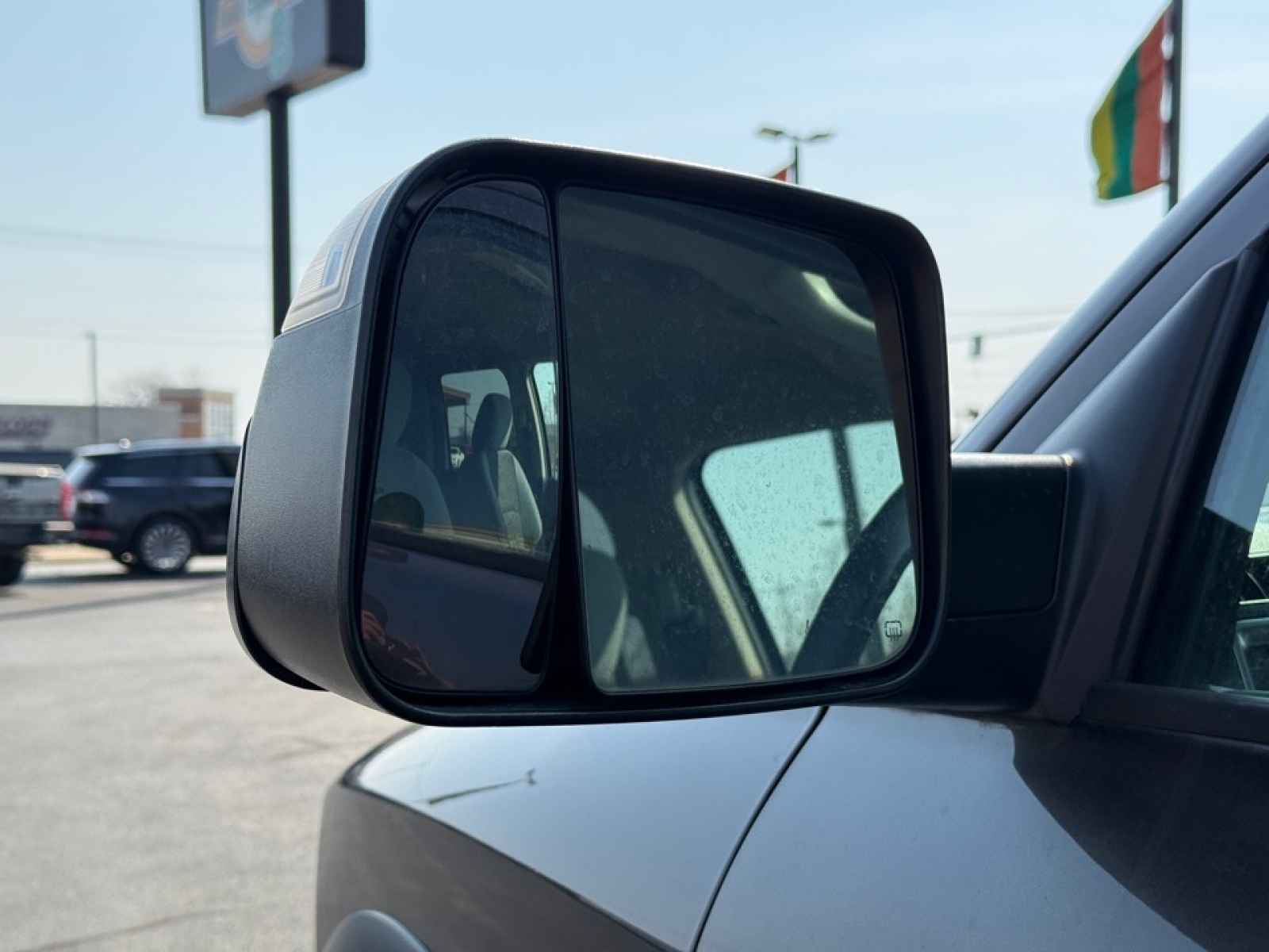 2019 Ram 1500 Classic SLT, 39307, Photo