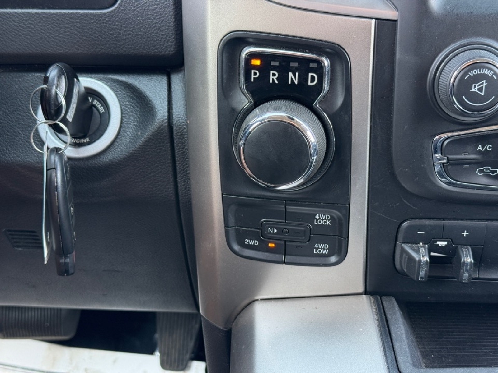 2019 Ram 1500 Classic SLT, 39307, Photo