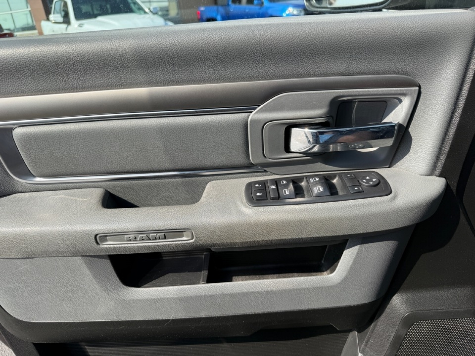 2019 Ram 1500 Classic SLT, 39307, Photo