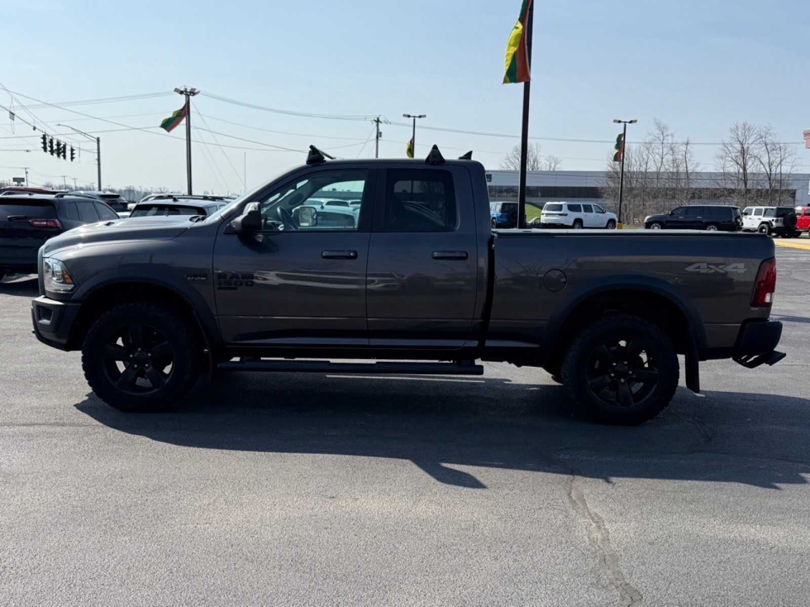 2019 Ram 1500 Classic SLT, 39307, Photo