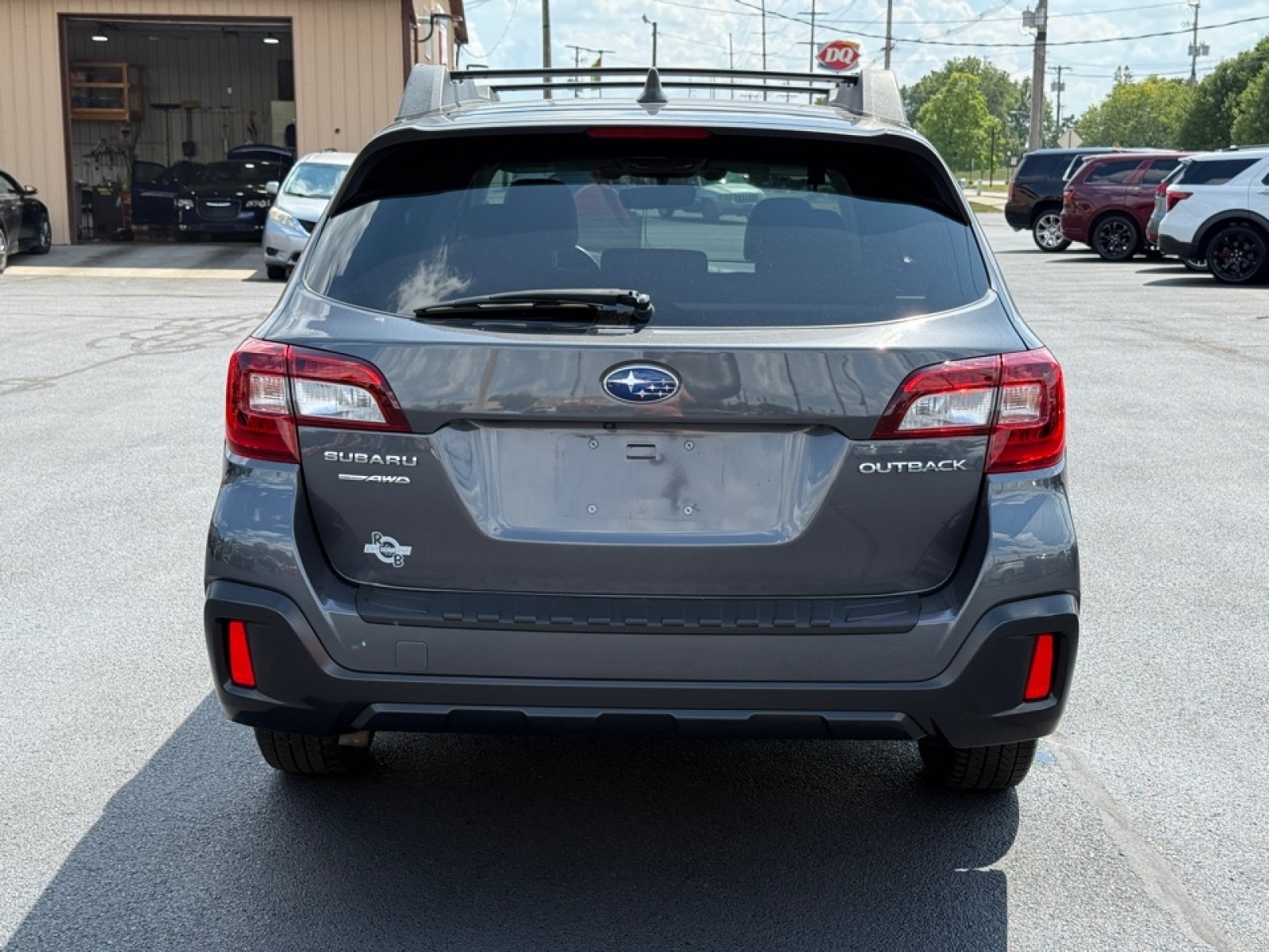 2019 Subaru Outback 2.5i Premium photo 2
