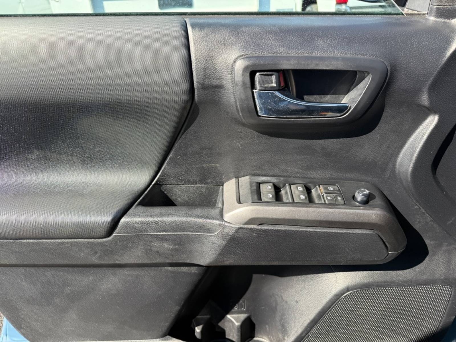 2019 Toyota Tacoma SR5 V6, 39523, Photo
