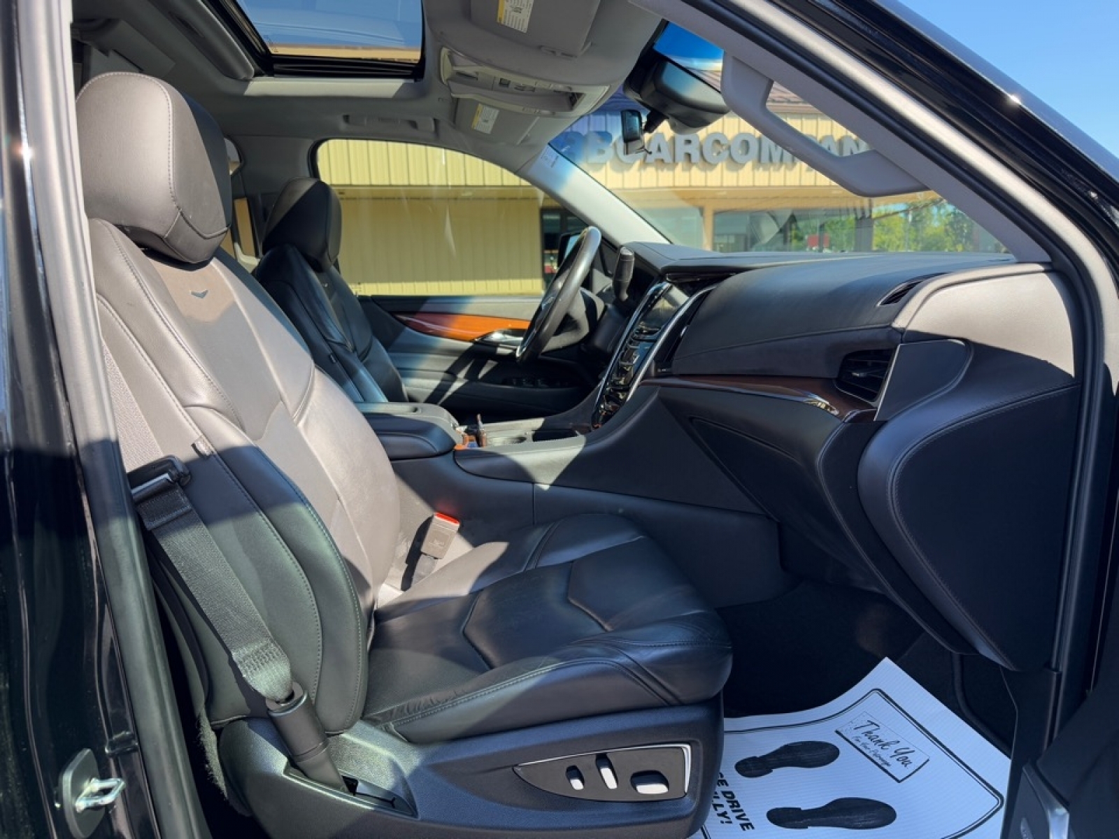 2020 Cadillac Escalade 4WD Luxury, 38996, Photo