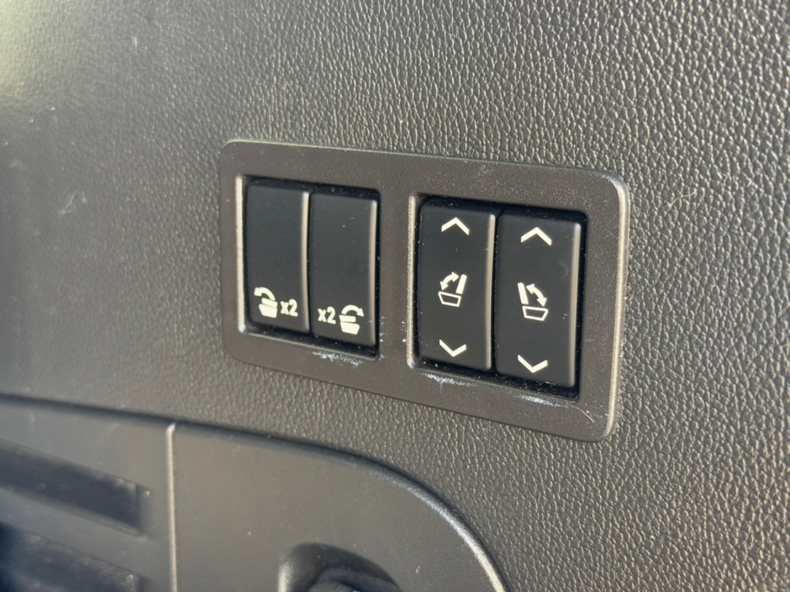 2020 Cadillac Escalade 4WD Luxury, 38996, Photo