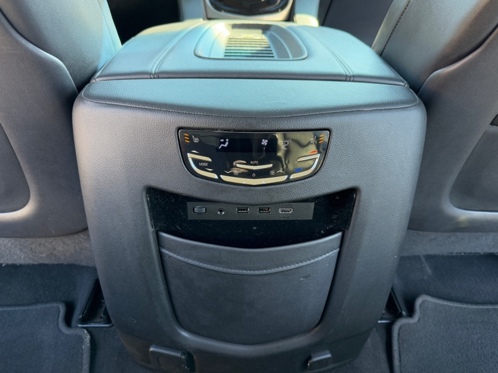 2020 Cadillac Escalade 4WD Luxury, 38996, Photo