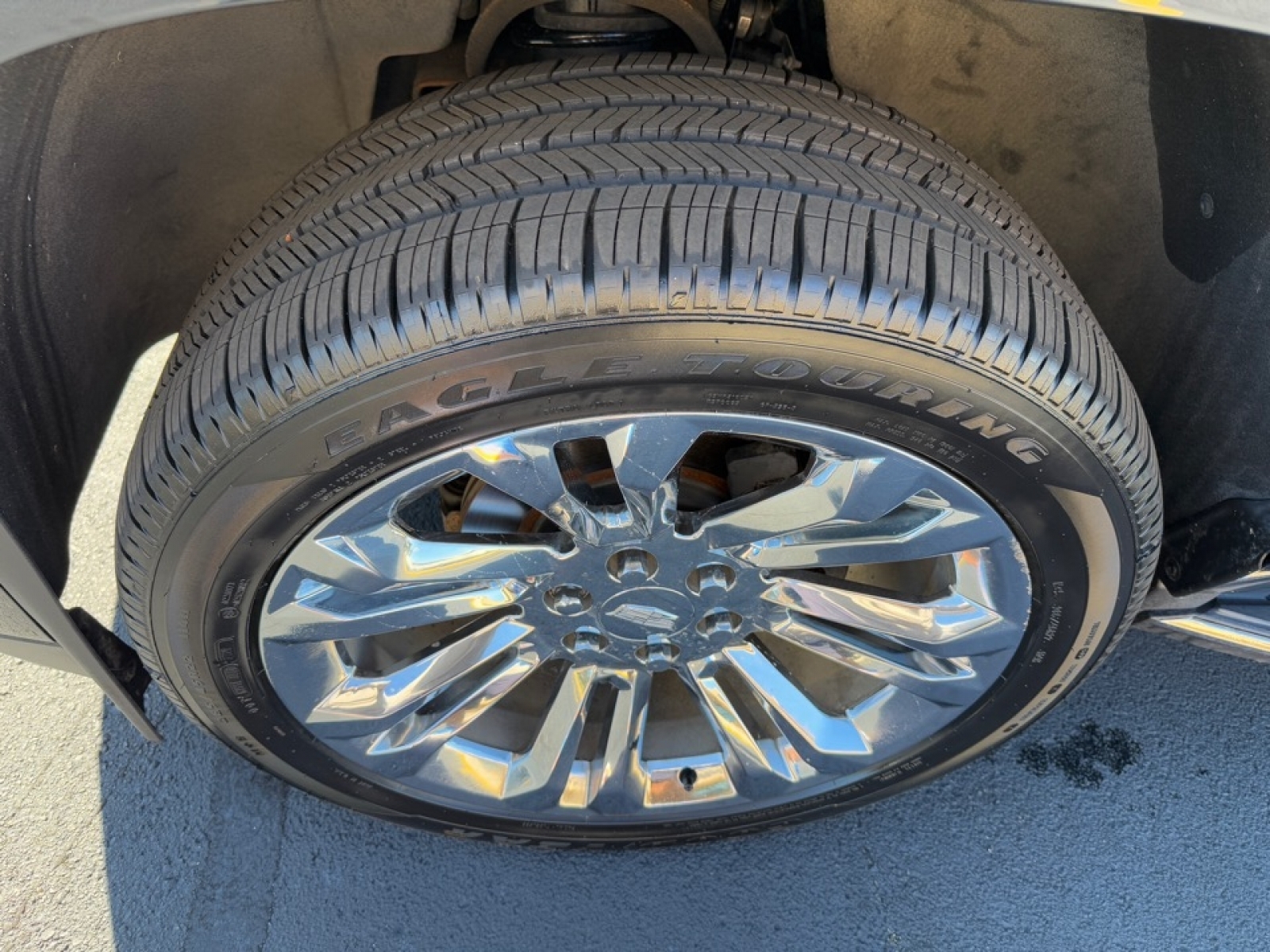 2020 Cadillac Escalade 4WD Luxury, 38996, Photo