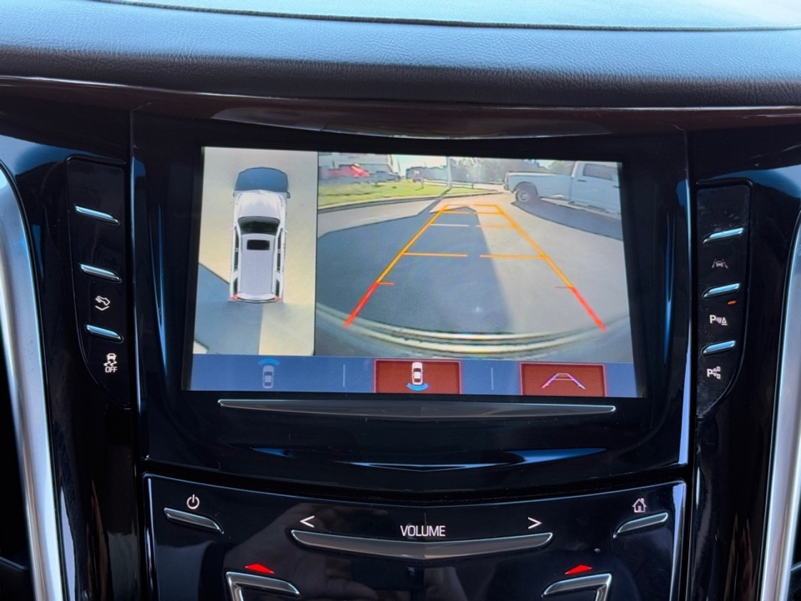 2020 Cadillac Escalade 4WD Luxury, 38996, Photo