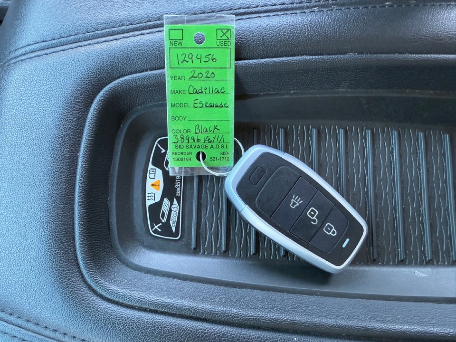2020 Cadillac Escalade 4WD Luxury, 38996, Photo