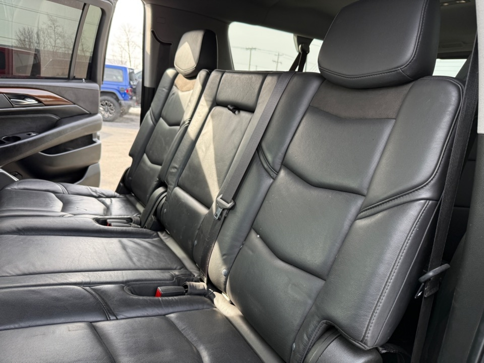 2020 Cadillac Escalade ESV 4WD Premium Luxury, 39376A, Photo