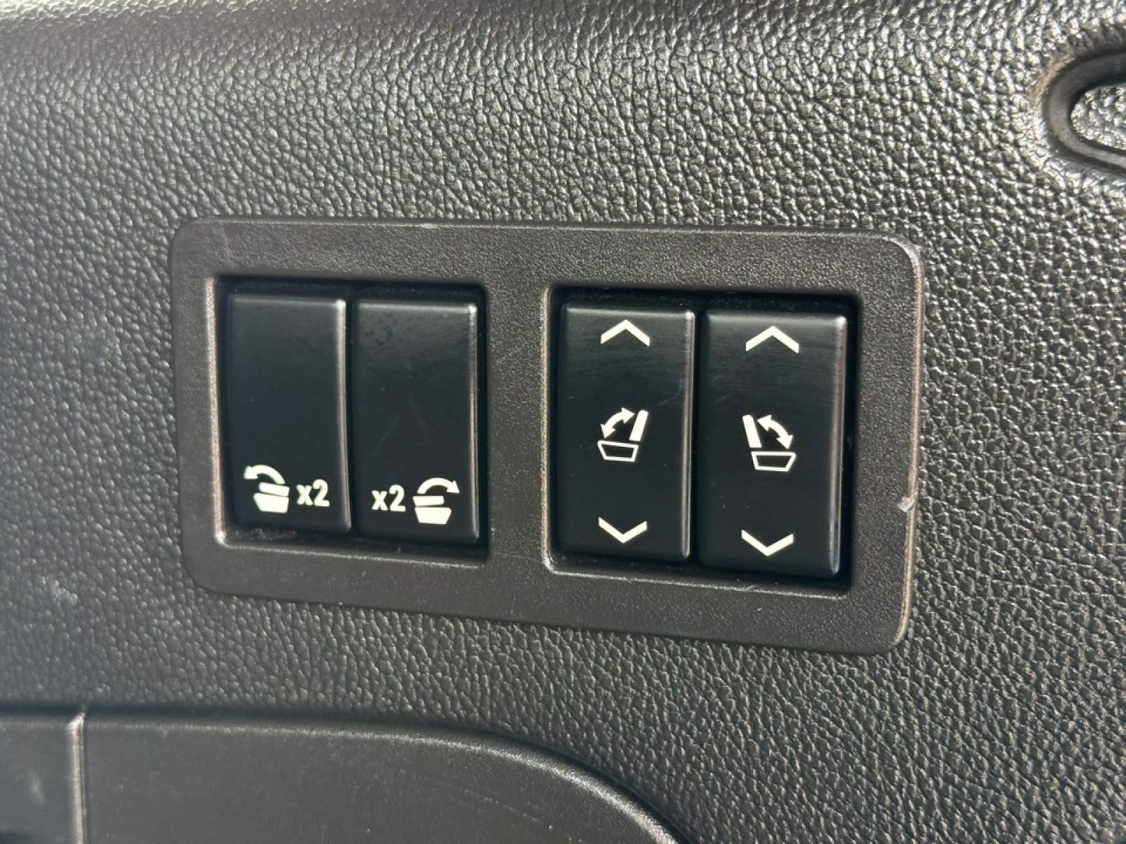 2020 Cadillac Escalade ESV 4WD Premium Luxury, 39376A, Photo