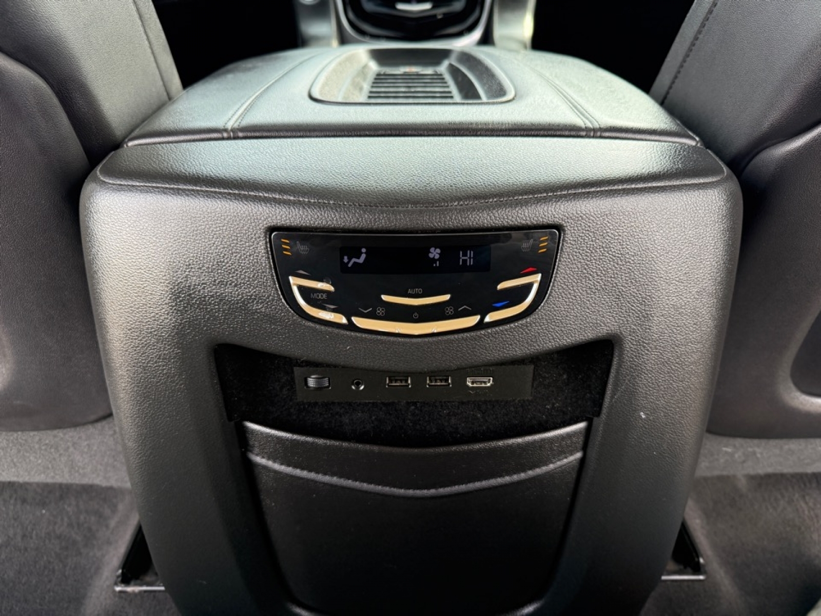 2020 Cadillac Escalade ESV 4WD Premium Luxury, 39376A, Photo