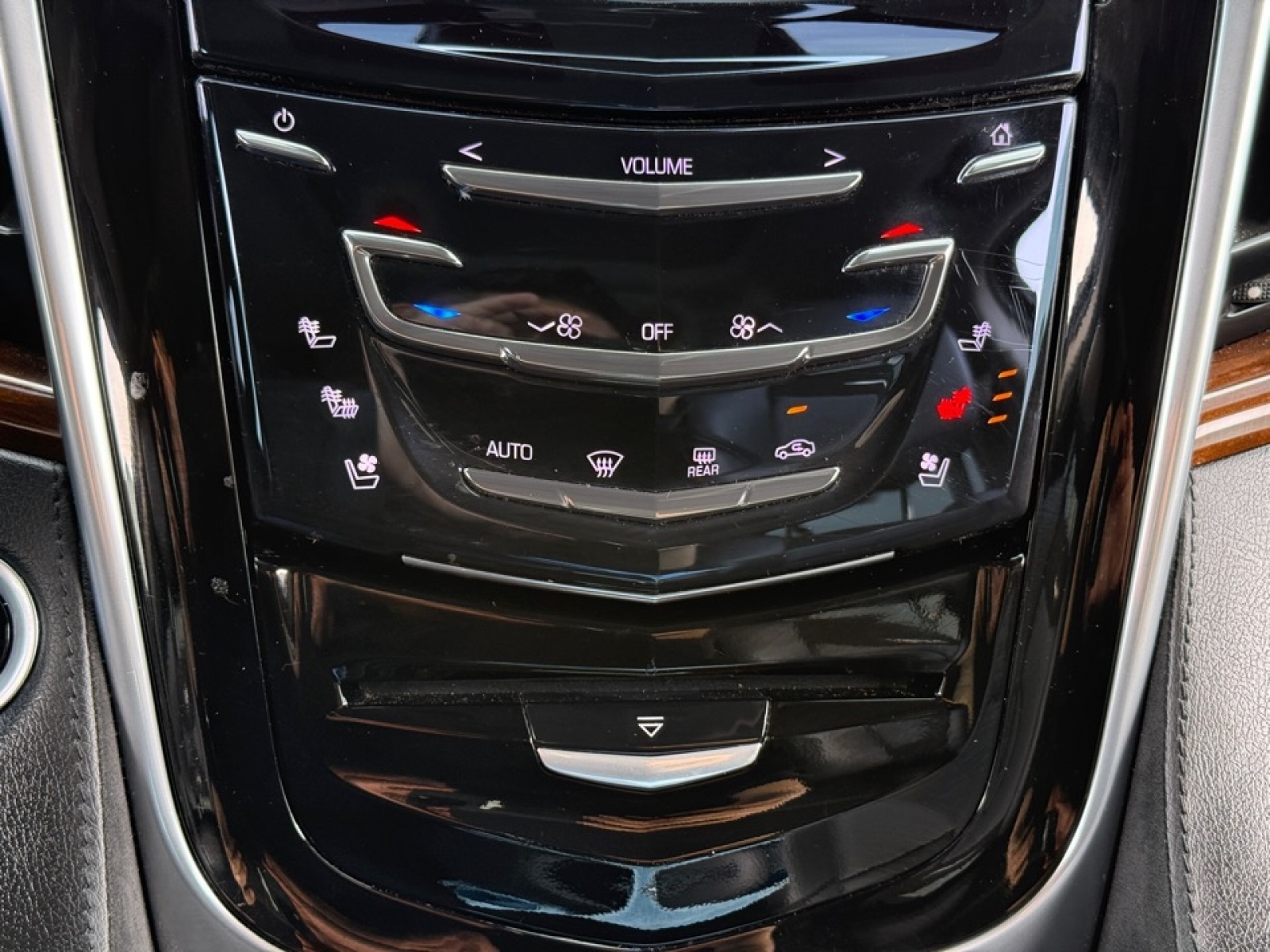 2020 Cadillac Escalade ESV 4WD Premium Luxury, 39376A, Photo