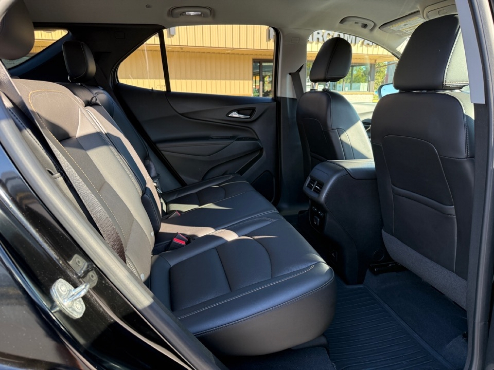 2020 Chevrolet Equinox AWD Premier 1.5L Turbo, 39127, Photo