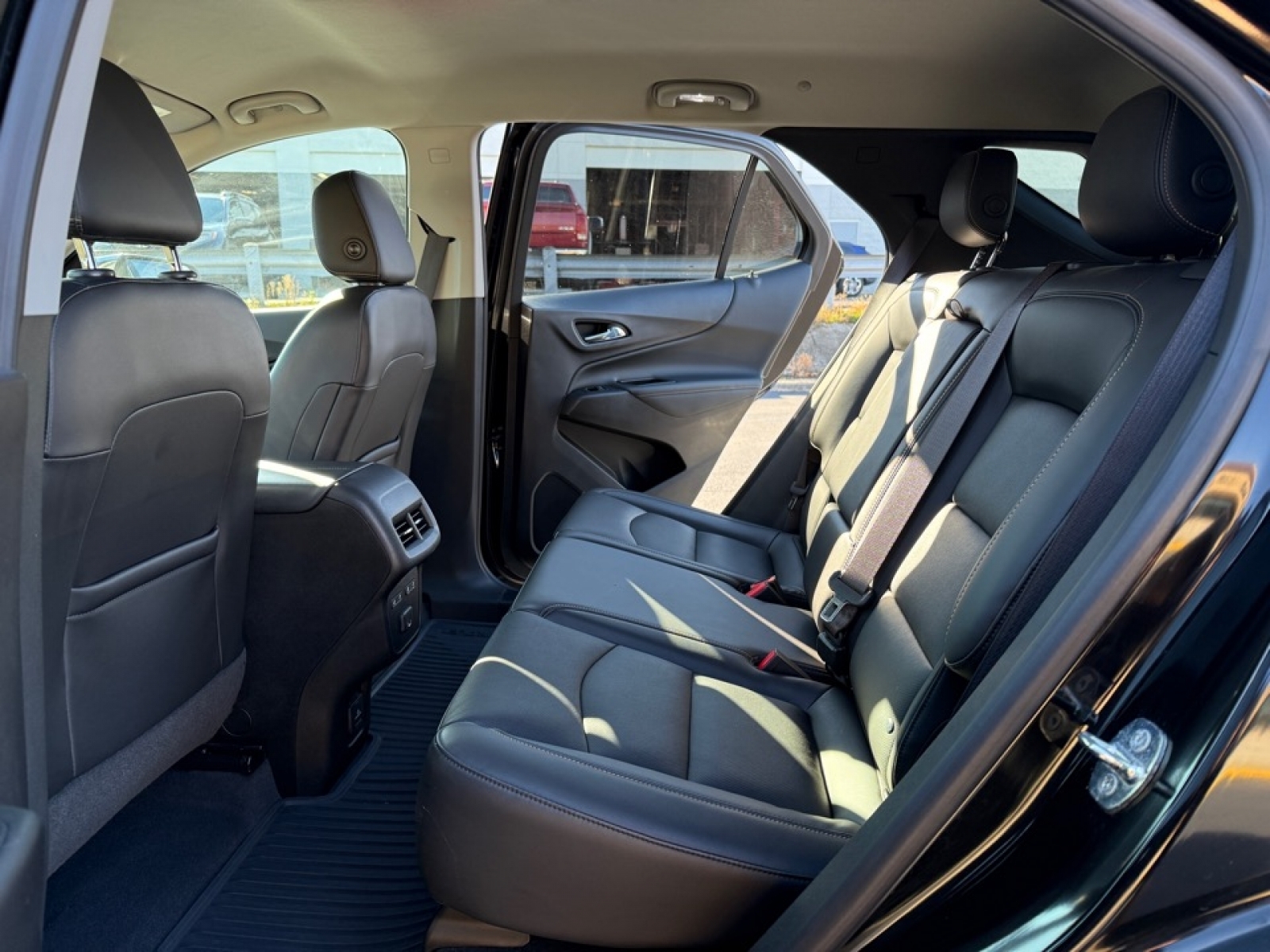 2020 Chevrolet Equinox AWD Premier 1.5L Turbo, 39127, Photo