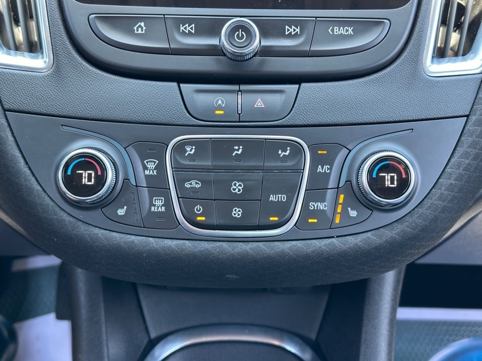 2020 Chevrolet Malibu LT, 36883, Photo