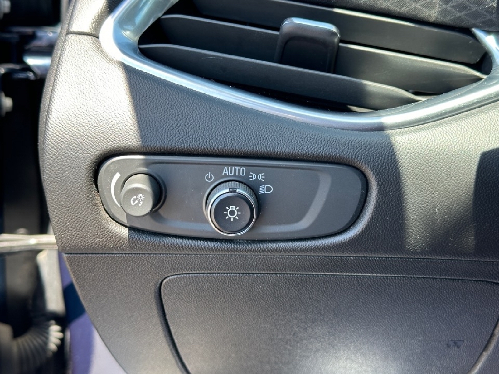 2020 Chevrolet Malibu LT, 36883, Photo