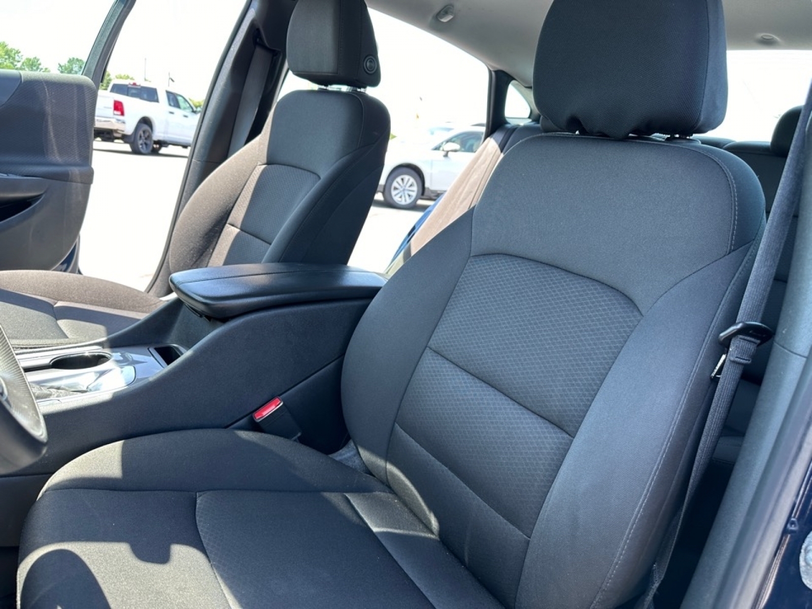 2020 Chevrolet Malibu LT, 36883, Photo