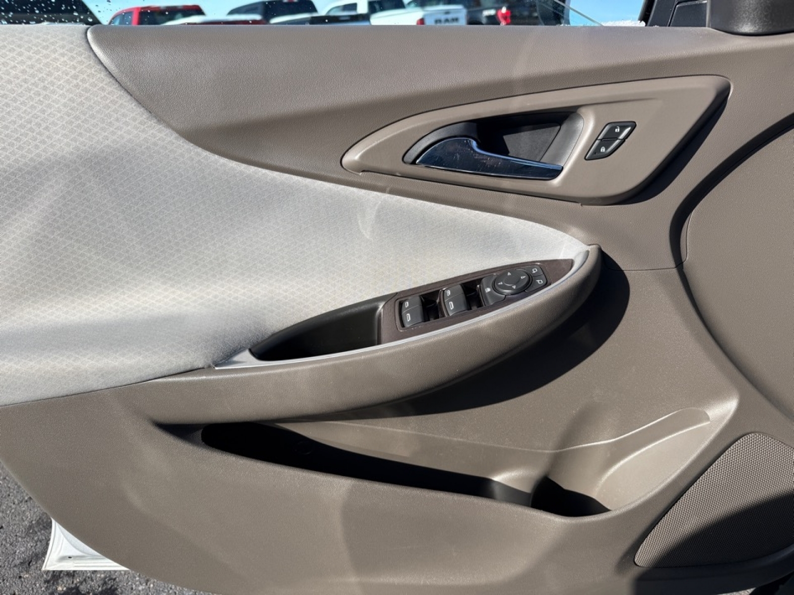 2020 Chevrolet Malibu FWD LT, 39093, Photo