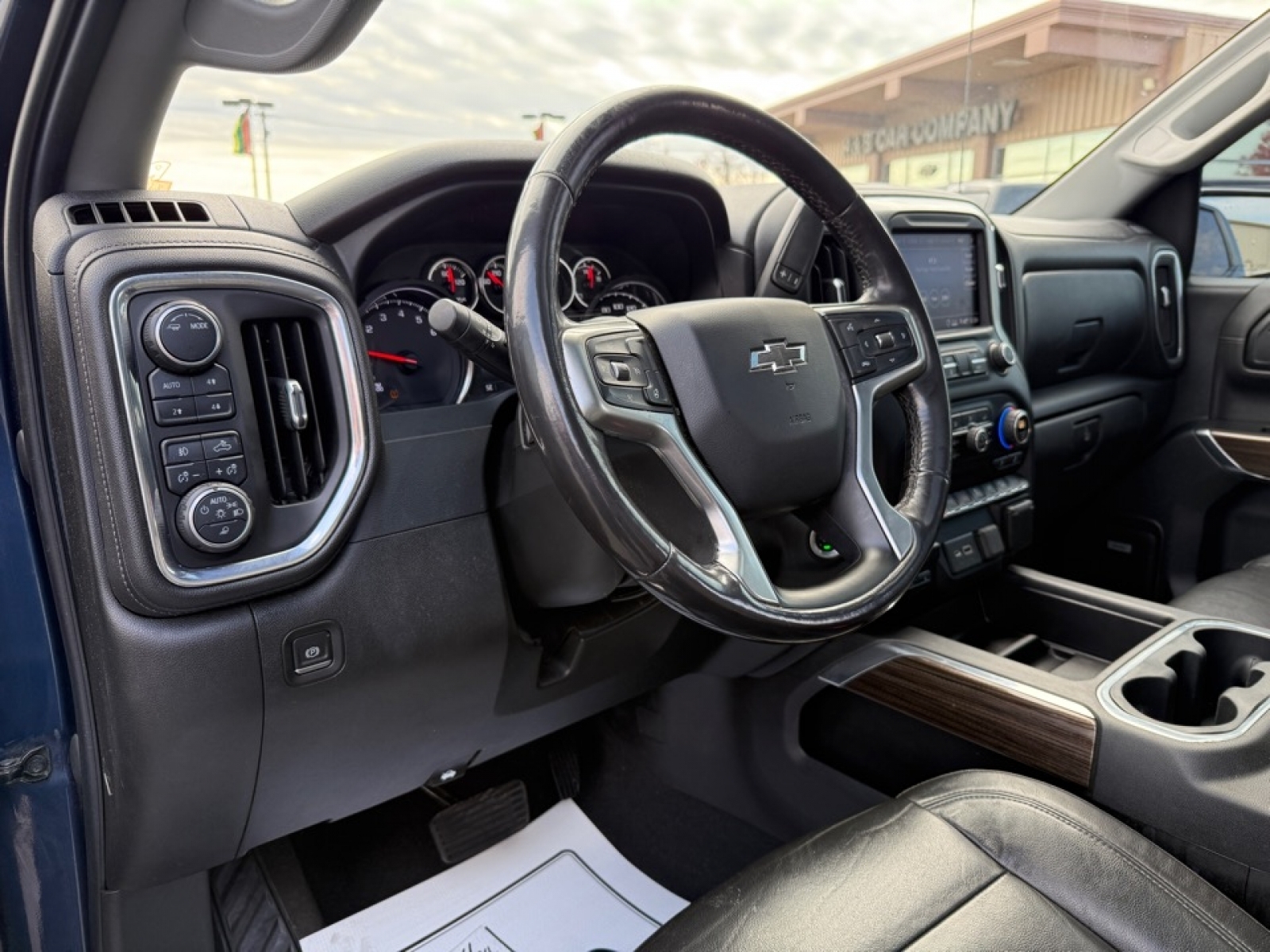 2020 Chevrolet Silverado 1500 4WD Crew Cab Short Bed RST, 39008A, Photo