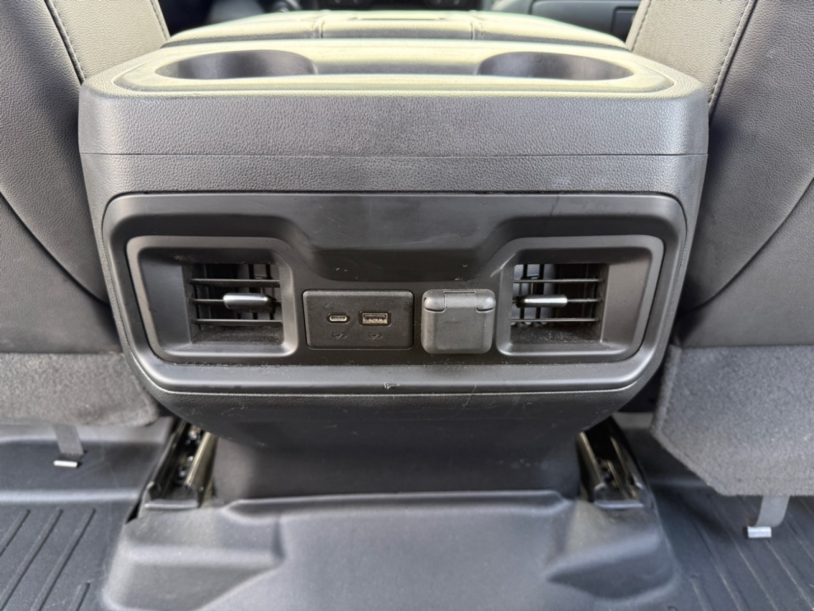 2020 Chevrolet Silverado 1500 4WD Crew Cab Short Bed RST, 39008A, Photo