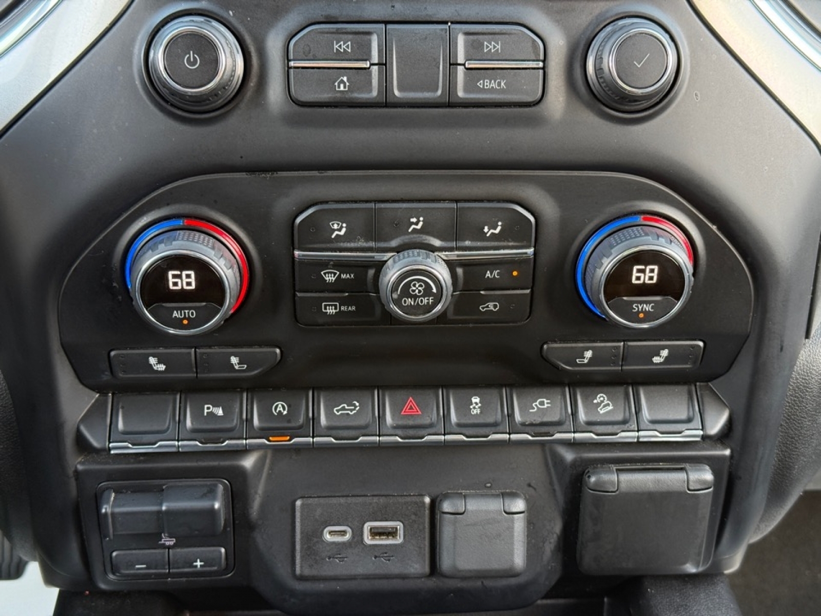 2020 Chevrolet Silverado 1500 4WD Crew Cab Short Bed RST, 39008A, Photo